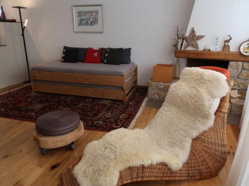 Posezení v ubytování Apartment Rustica by Interhome