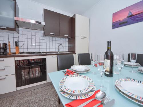 Kuchyň nebo kuchyňský kout v ubytování Apartment Jelena by Interhome