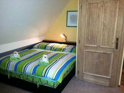 Postel nebo postele na pokoji v ubytování Studio Rieger 4 by Interhome