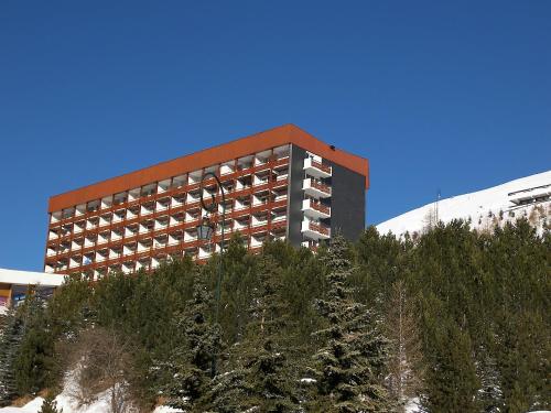 Apartment Les Lauzes D25 by Interhome