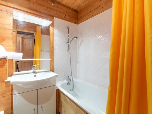 Studio Les Moutières B1 et B2 - Val Claret-25 by Interhome