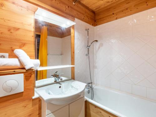 Studio Les Moutières B1 et B2 - Val Claret-25 by Interhome