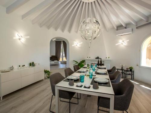 Villa Villa La Tahona by Interhome
