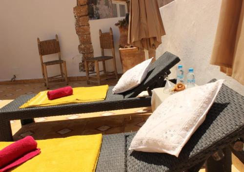 Posezení v ubytování Riad de charme l'Oasis d'Essaouira - Suite Luxe