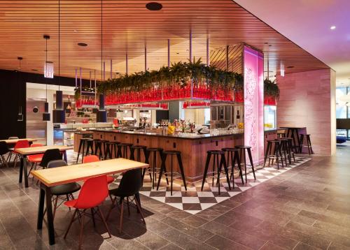 citizenM Chicago Downtown Image