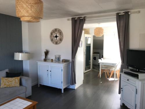 Kuchyň nebo kuchyňský kout v ubytování Ambleteuse appartement vue mer