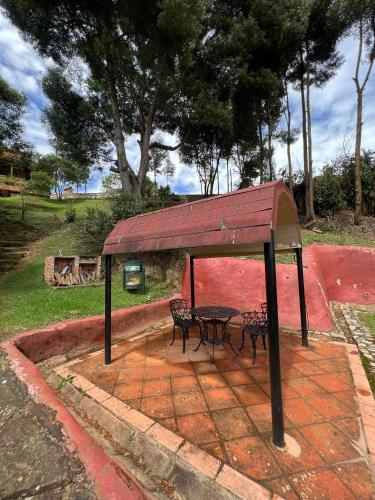 Φωτογραφία από το άλμπουμ του Hotel, Bungalows, Chalet y Cabañas Aventura Park Villa De Leyva La Periquera σε Villa de Leyva