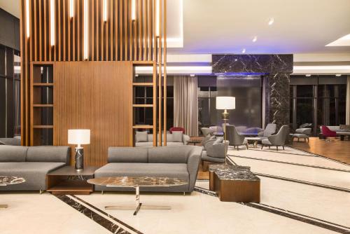 Ruang duduk di Ramada by Wyndham Rize Findikli