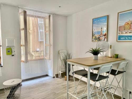 Historical Rue Longue