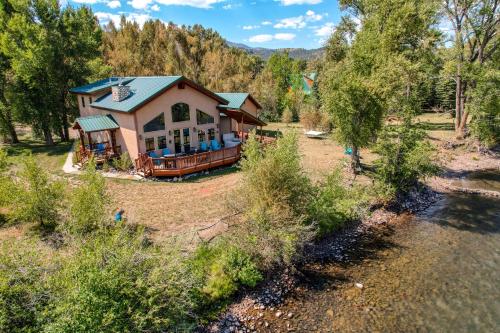 River Retreat Getaway – Photos 3