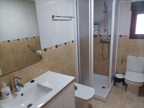Ένα μπάνιο στο Casa Dinorural