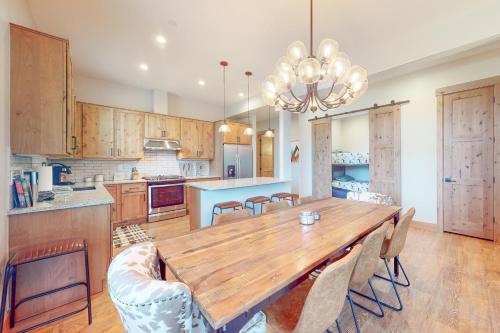 Elk Creek Condo – Photos 3