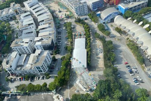uma vista aérea de uma cidade com edifícios em Hill10 Residence, I-City (above DoubleTree Hotel) em Shah Alam
