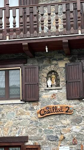 Chaillod 2に飾ってある許可証、賞状、看板またはその他の書類
