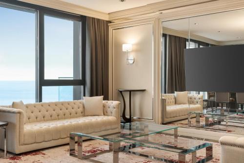 Ruang duduk di Ramada by Wyndham Rize Findikli