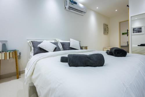  My Way -  Room  picture :   Tea/Coffee maker    Shower    TV                           