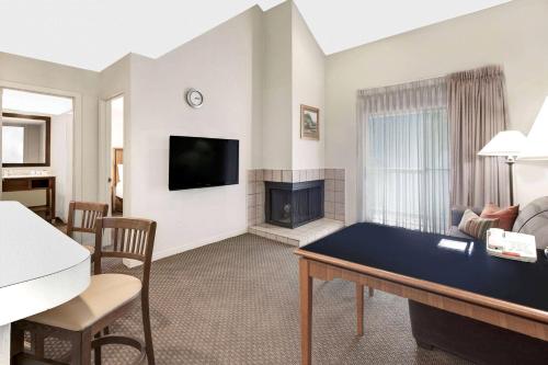 Craigshire Suites - Arlington – Photos 3