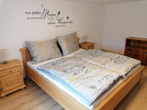 Ferienwohnung Weppermühleにあるベッド