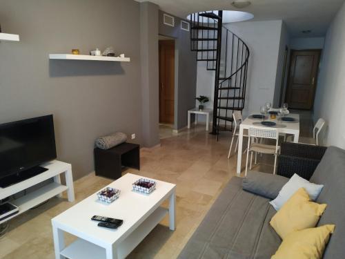 Málaga Yellow Duplex free parking and terrace