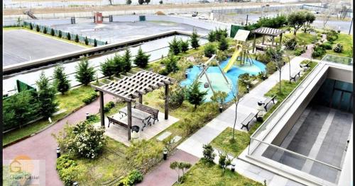 O vedere a piscinei de la sau din apropiere de Route Istanbul 1