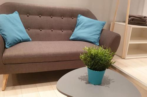 Photo de la galerie de l'établissement Studio indépendant avec terrasse vue jardin, à Beauchamps