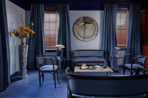 Ulysses, an Ash Hotel Image