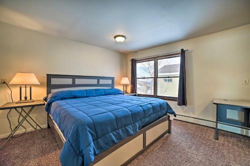 Postel nebo postele na pokoji v ubytování Cozy Tawas City Home with Views of Lake Huron!