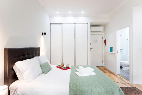 150 Rivoli Apartments by LovelyStay