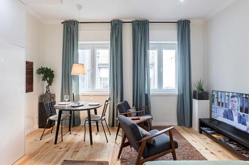 150 Rivoli Apartments by LovelyStay