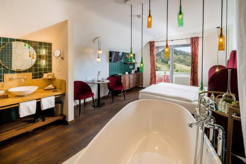 Koupelna v ubytování Hotel Heiligenstein