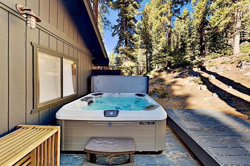 Spectacular Lakeview Cabin – Photos 3