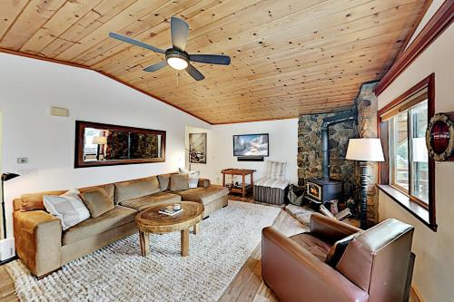 Spectacular Lakeview Cabin – Photos 4