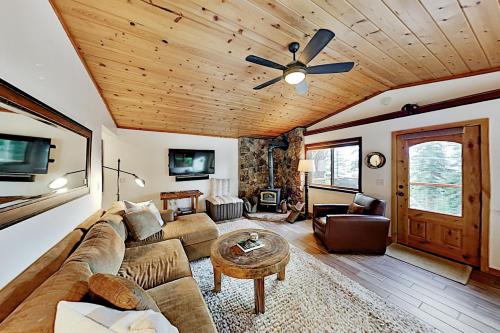 Spectacular Lakeview Cabin – Photos 5