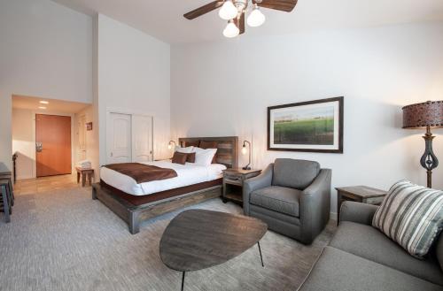 Ένα ή περισσότερα κρεβάτια σε δωμάτιο στο Premium Unit 3620 - Studio - Fraser Crossing Founders Pointe condo