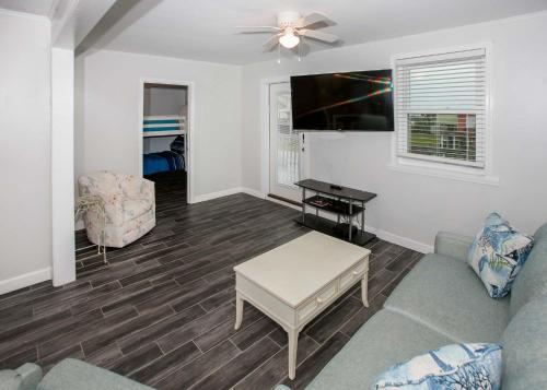 Breaking Even House – Photos 3
