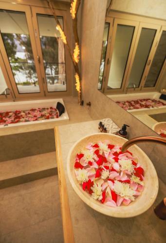 Adventure BayにあるBruny Island Oceanfront Luxe Cabin with Spaのギャラリーの写真