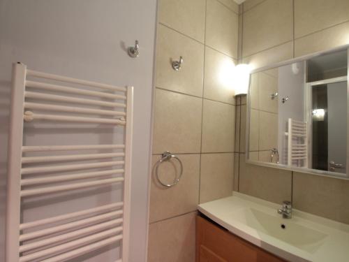 Kúpeľňa v ubytovaní Appartement familial 3 pièces pour 8 personnes, proche pistes et commerces - Flaine Forêt - FR-1-687-44