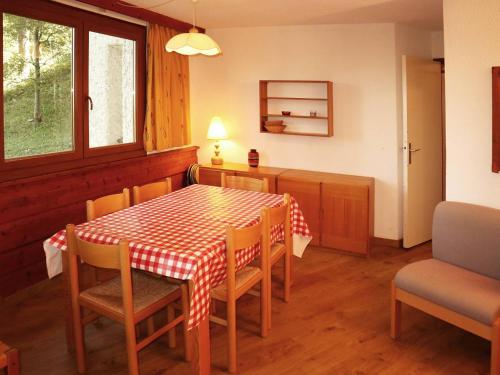 Appartement Confort 2 Pièces, 6 Personnes, Piste Accès Direct, Balcon Ouest, Les Orres - FR-1-322-492