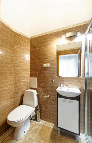 Ένα μπάνιο στο Old Town Kanonia Hostel & Apartments