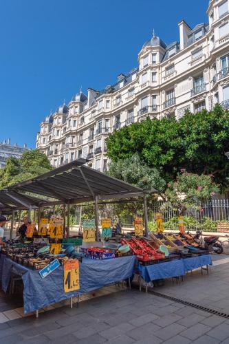 Heart of Nice, Authentic Niçois charm, terrace