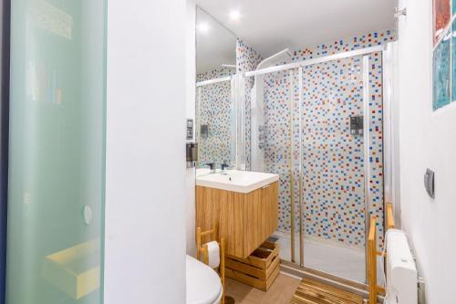 Colours Apartment and Garage VUTSE07572