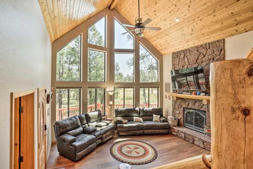 Peaceful Happy Jack Cabin with Deck and Grill!