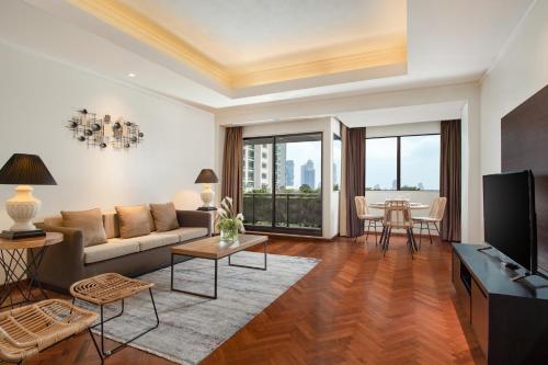 Televisyen dan/atau pusat hiburan di Oakwood Suites Kuningan Jakarta