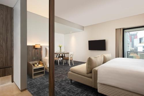 Televisyen dan/atau pusat hiburan di Oakwood Suites Kuningan Jakarta