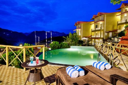 Bazén v ubytování Cygnett Resort Mountain Breeze nebo v jeho okolí