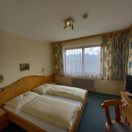 Hotel Pension Berghof photo 2