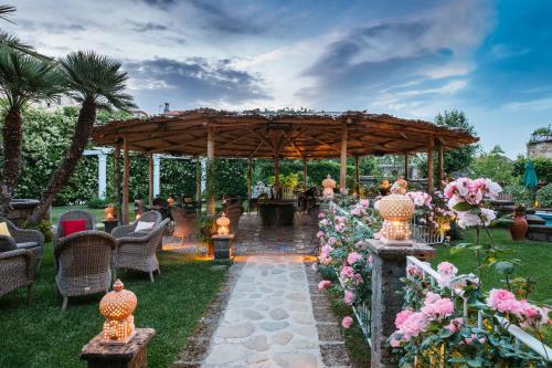 Taman di luar Boutique Hotel Don Alfonso 1890