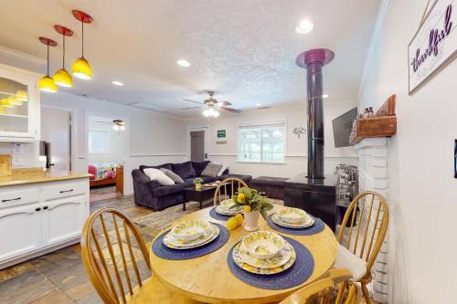 Grandma's Cabin – Photos 4