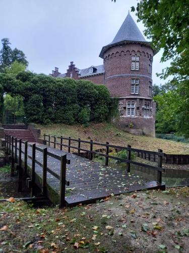 an old building with a fence in front of it at CASA Victoria in Kuringen