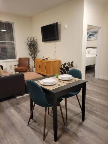 The Oasis on Main – Photos 3